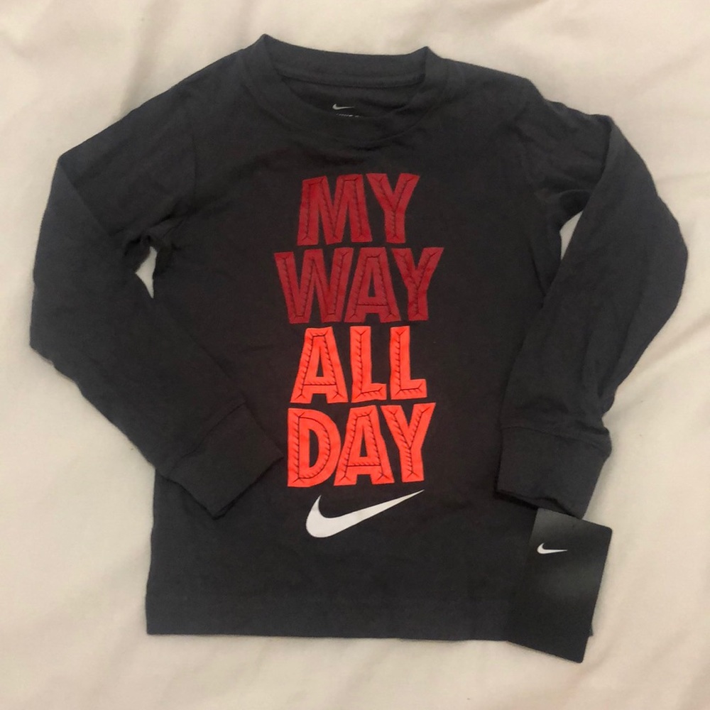 Nike Boy’s long sleeve graphic tee
